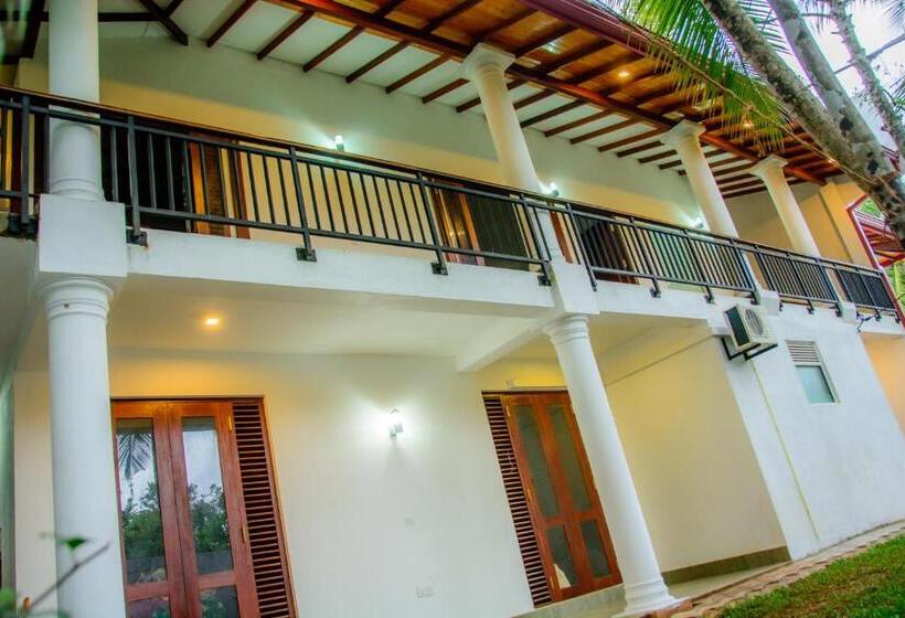 Пансион Villa White