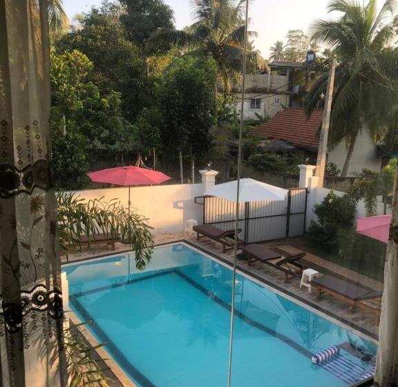 Пансион Villa White