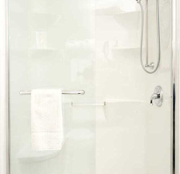 فندق صغير Riverrock Inn & Conference Centre