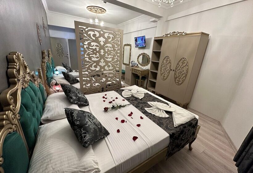 هتل Ethnica Suites