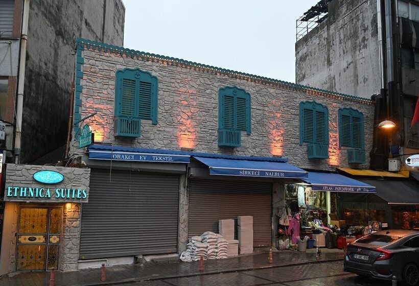 هتل Ethnica Suites