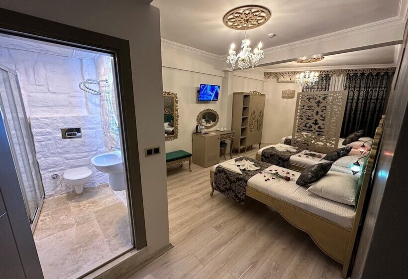 هتل Ethnica Suites