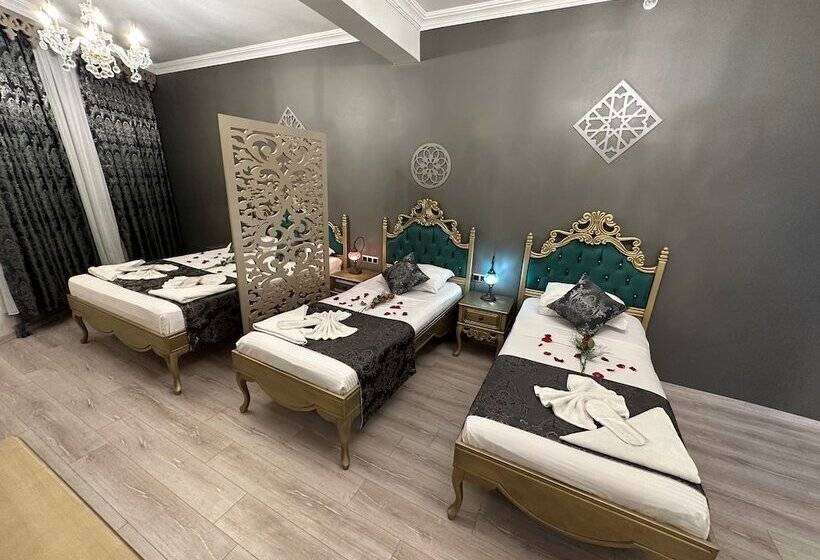 هتل Ethnica Suites