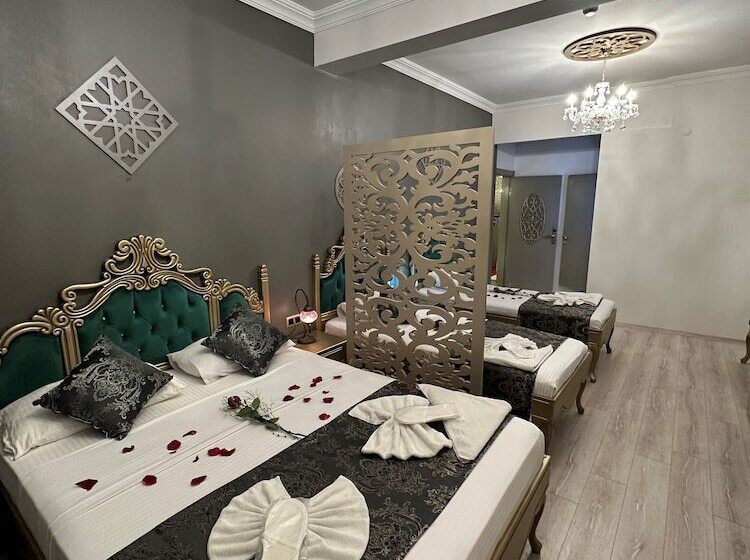 هتل Ethnica Suites