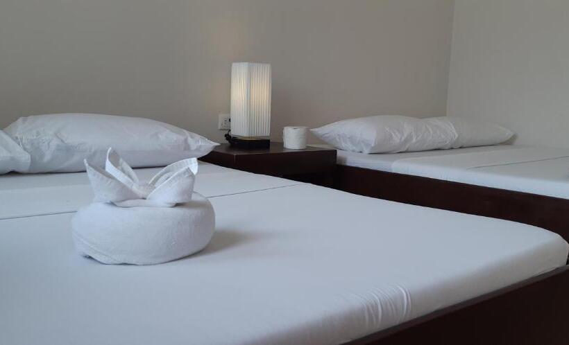 پانسیون Anaya Beach Resort