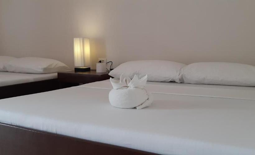 پانسیون Anaya Beach Resort