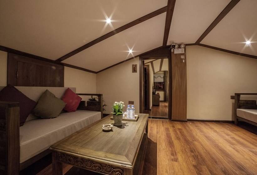 Пансион Blossom Dynasty Inn