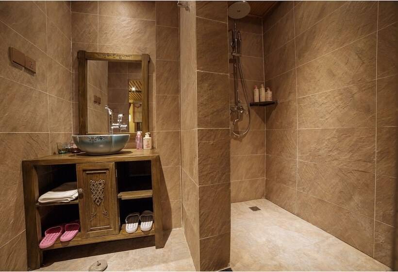 Пансион Blossom Dynasty Inn