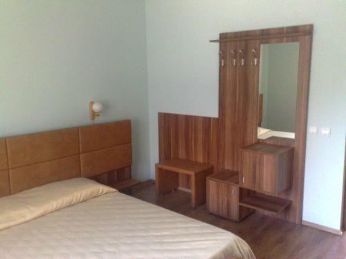 بنسيون Colt De Rai