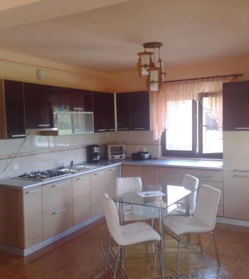 بنسيون Colt De Rai