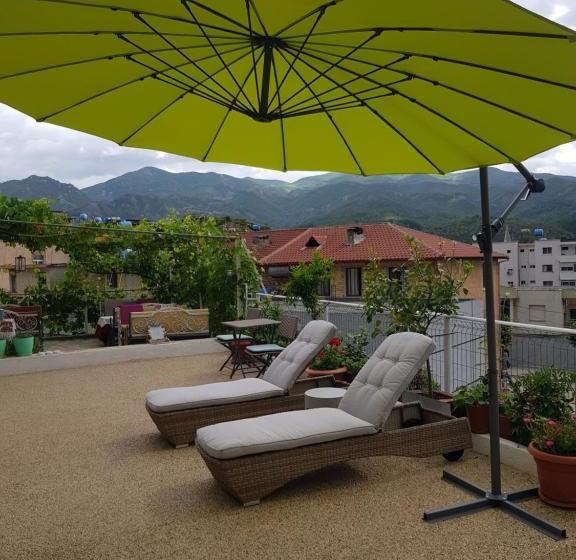 פנסיון Ilir Guest House 1