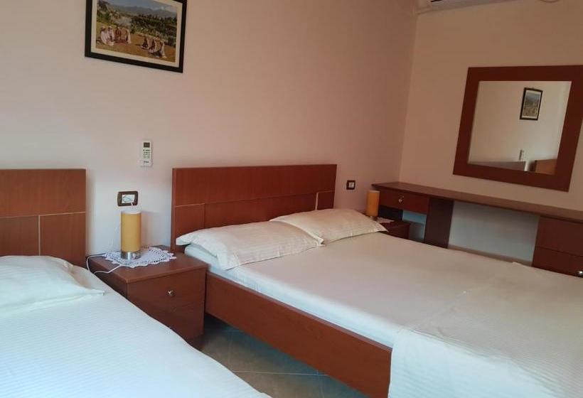 פנסיון Ilir Guest House 1