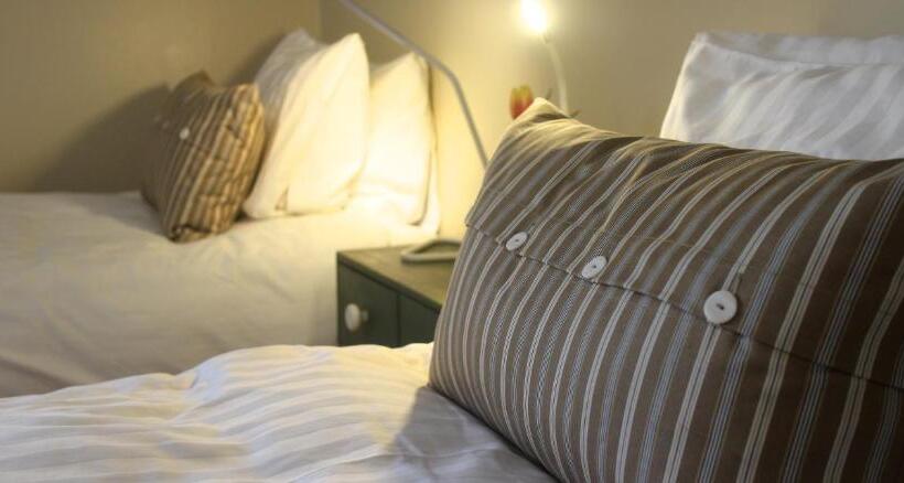 פנסיון Knappgården