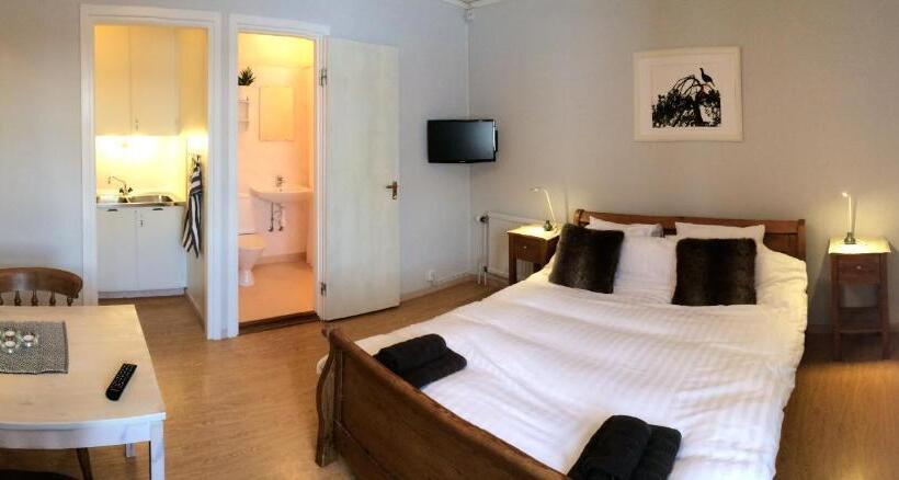 פנסיון Knappgården