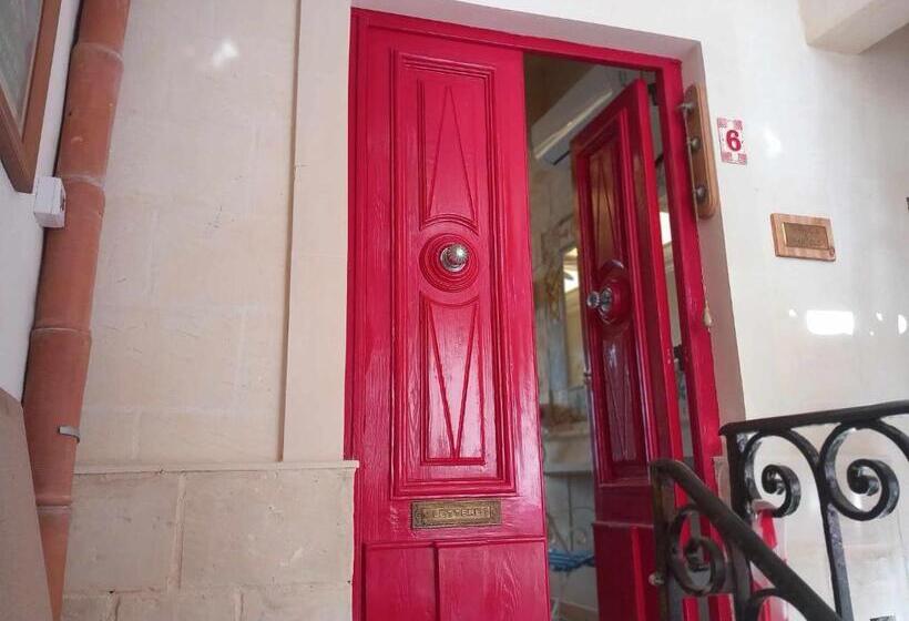 پانسیون The 1930 S Maltese Residence