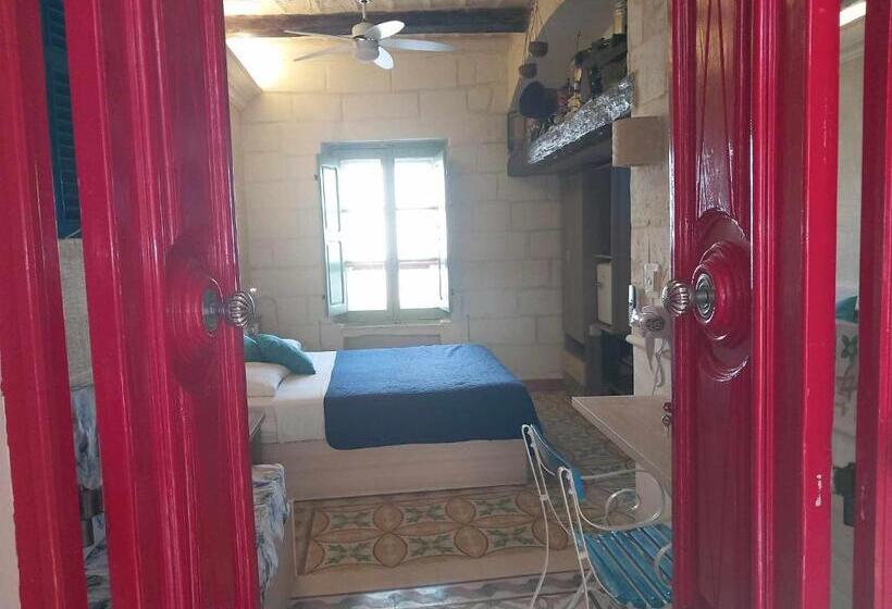 پانسیون The 1930 S Maltese Residence