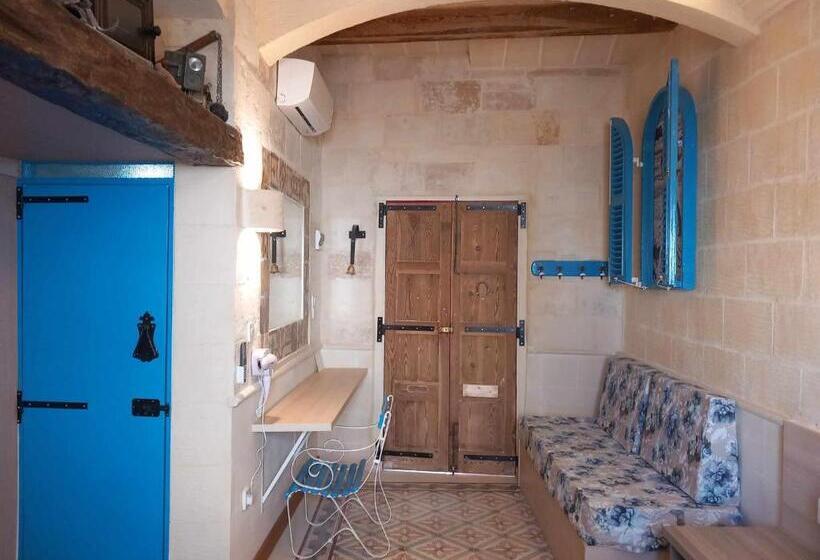 پانسیون The 1930 S Maltese Residence