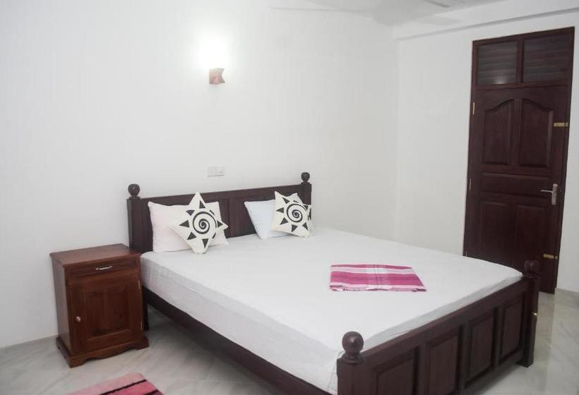 Пансион Villa De White Sambur