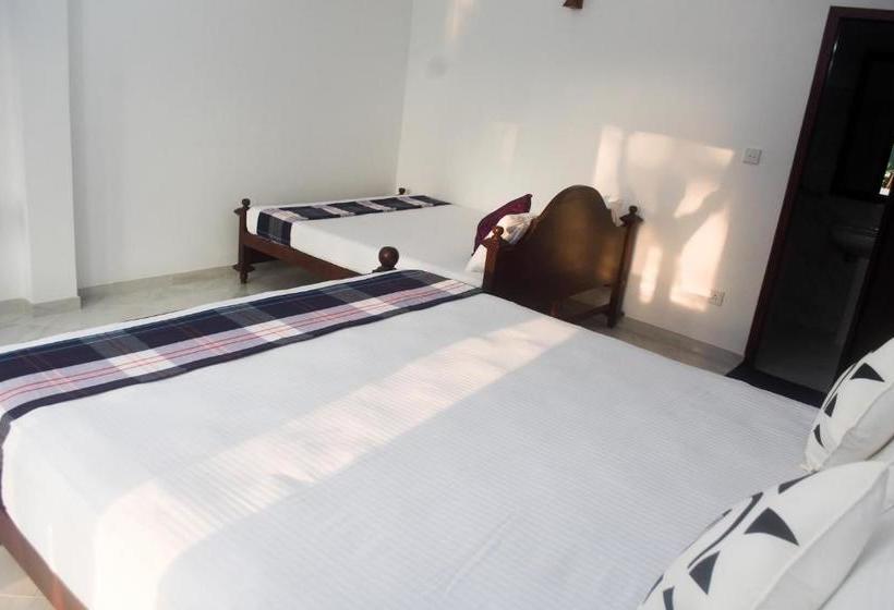 Пансион Villa De White Sambur