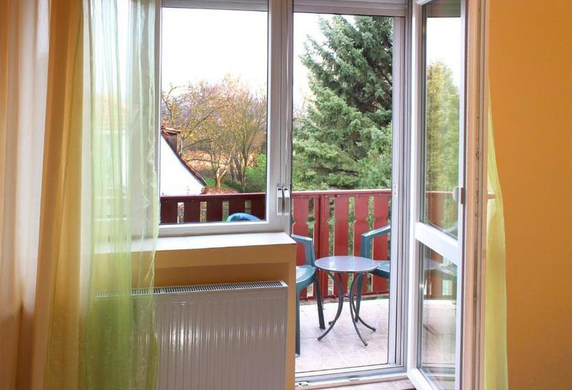 بنسيون White & Quiet Apartment House