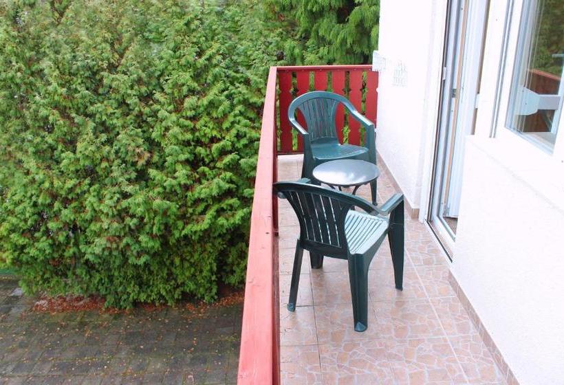 بنسيون White & Quiet Apartment House