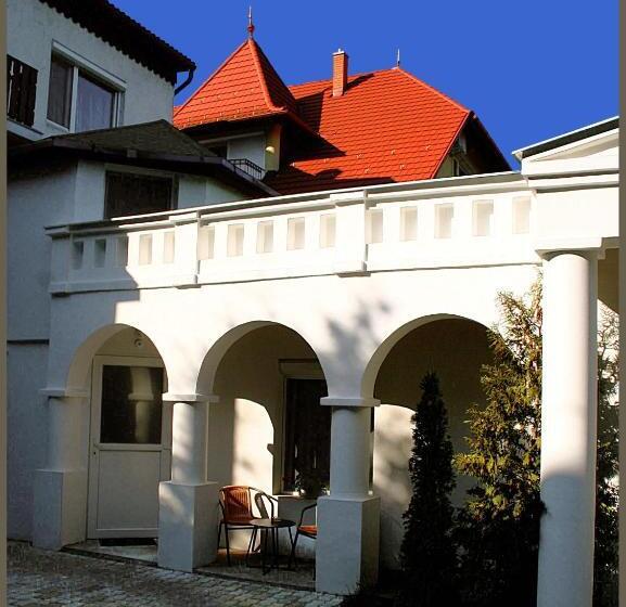 بنسيون White & Quiet Apartment House