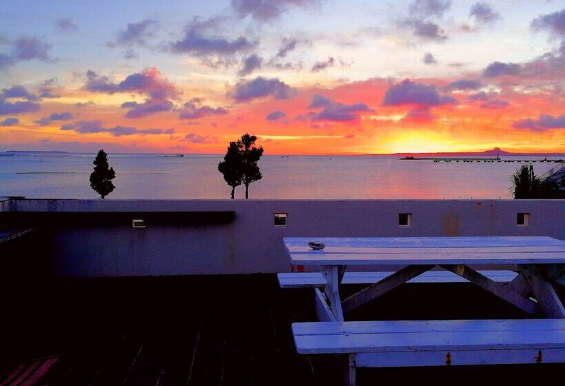 Sea Side House Polepole