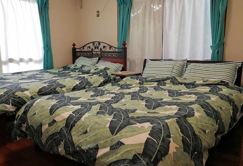 Sea Side House Polepole