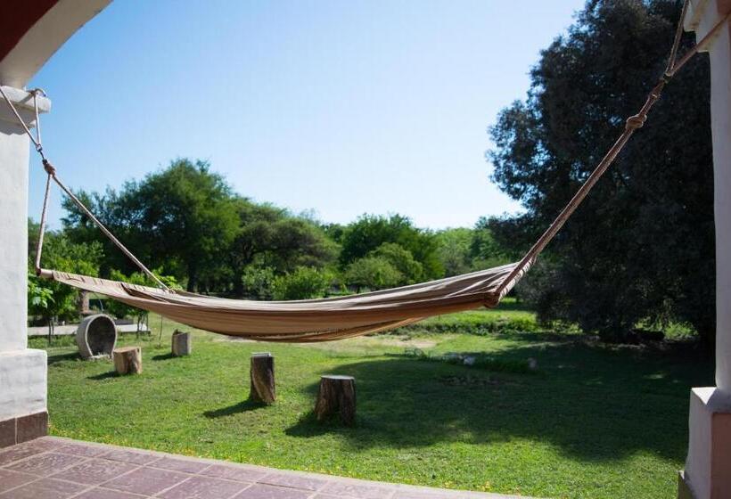 فندق صغير Estancia Santa Leocadia