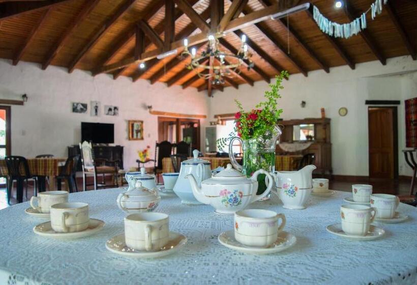 فندق صغير Estancia Santa Leocadia