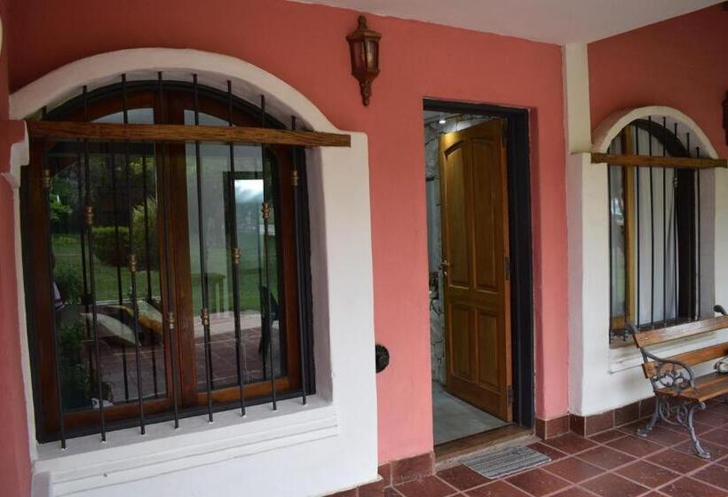 فندق صغير Estancia Santa Leocadia