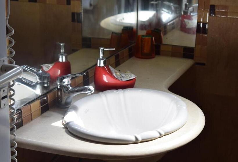 فندق صغير Estancia Santa Leocadia