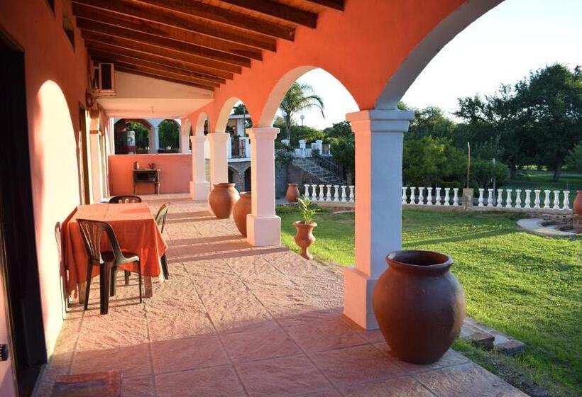 فندق صغير Estancia Santa Leocadia