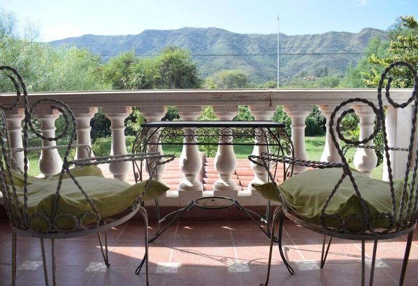 فندق صغير Estancia Santa Leocadia