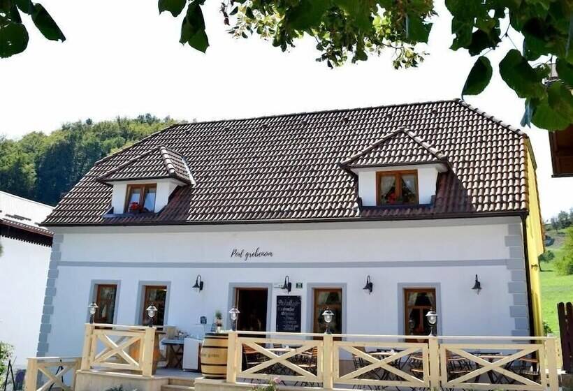 هاستل Guest House Pod Grebenom