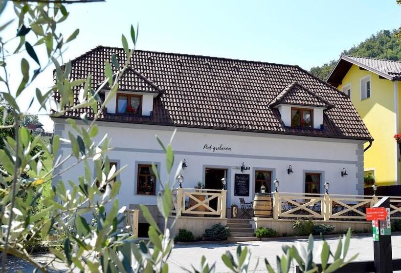 هاستل Guest House Pod Grebenom