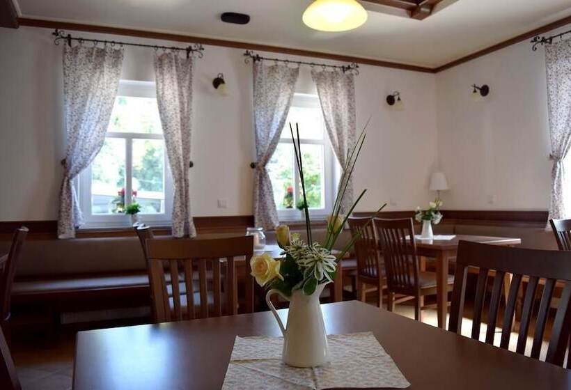 هاستل Guest House Pod Grebenom