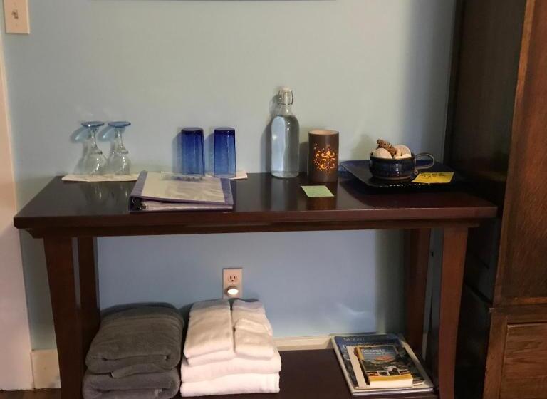 فندق صغير Mountain Meadows Inn & Chalet Suites