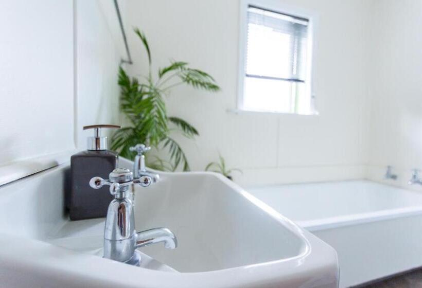 هاستل The Greytown