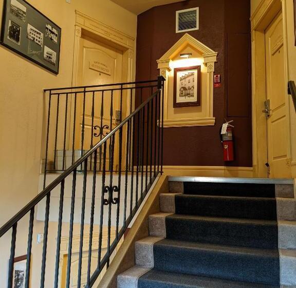 הוסטל Third Mission Heritage Suites