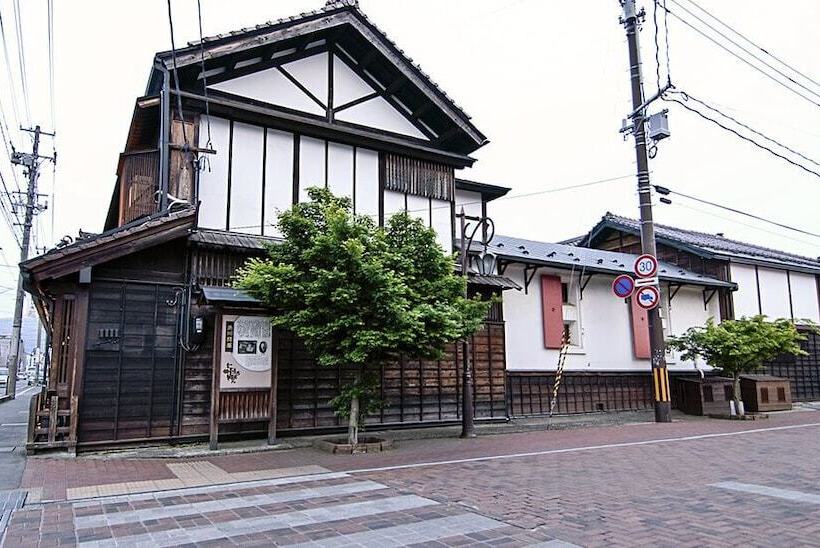 فندق صغير Yukkura Inn