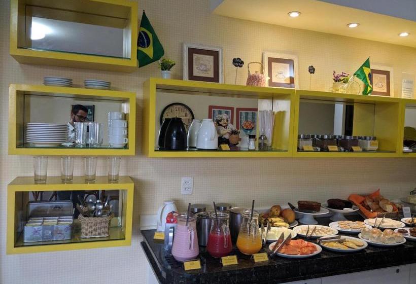 בית מלון כפרי Alameda Inn