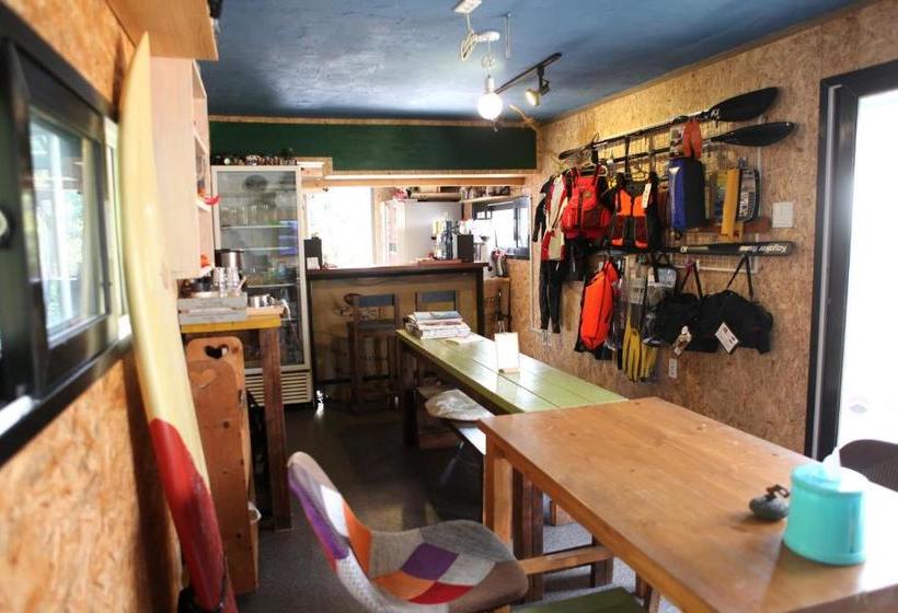 פנסיון Basecamp Guesthouse  Hostel