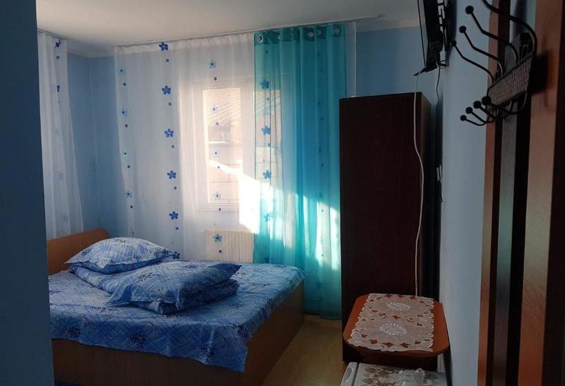 بنسيون Casa Emilia