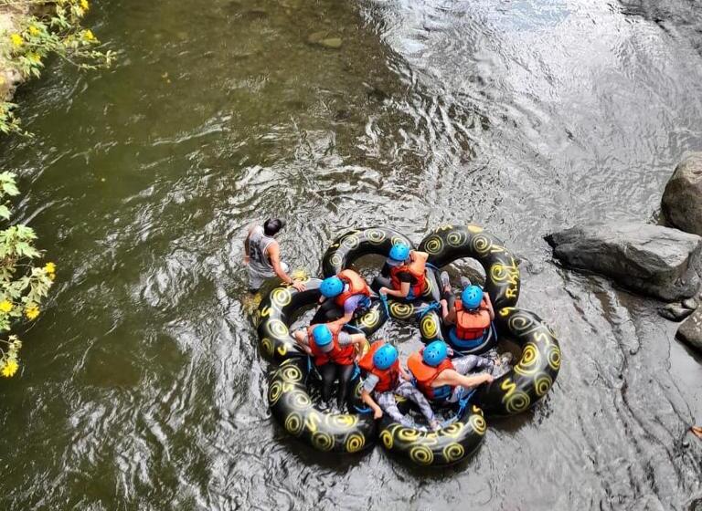 פנסיון Hostal Henrry S