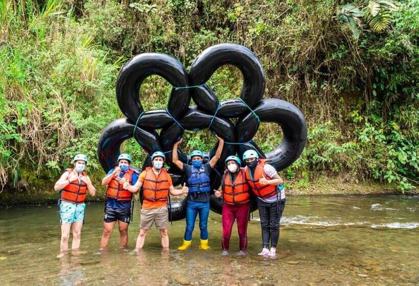 פנסיון Hostal Henrry S