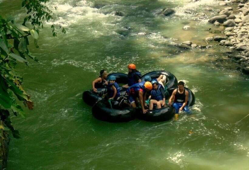 פנסיון Hostal Henrry S