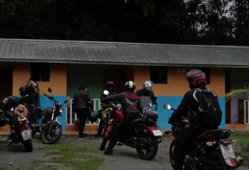 פנסיון Hostal Henrry S