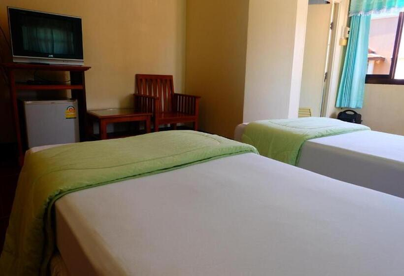 بنسيون J Safe Guesthouse