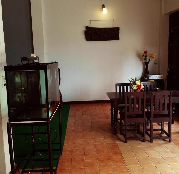 بنسيون J Safe Guesthouse